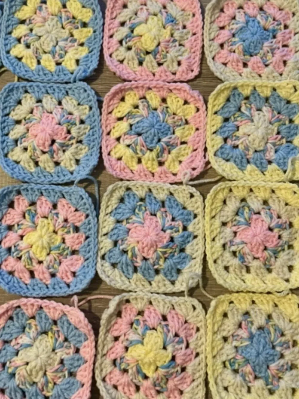 Lot of 20 4.5” BIRTHDAY CAKE Crochet TRADITIONAL GRANNY SQUARES Afghan Blanket